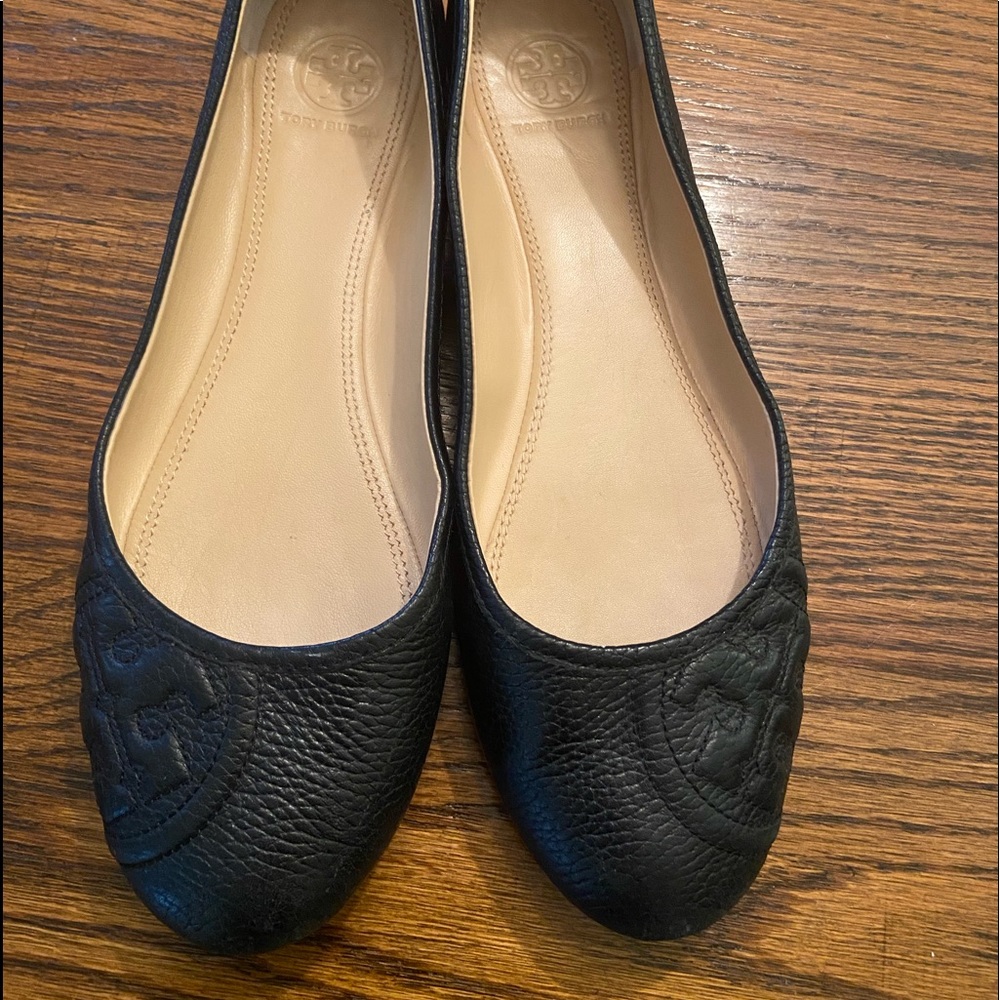 Tory Burch 9.5 black leather flats